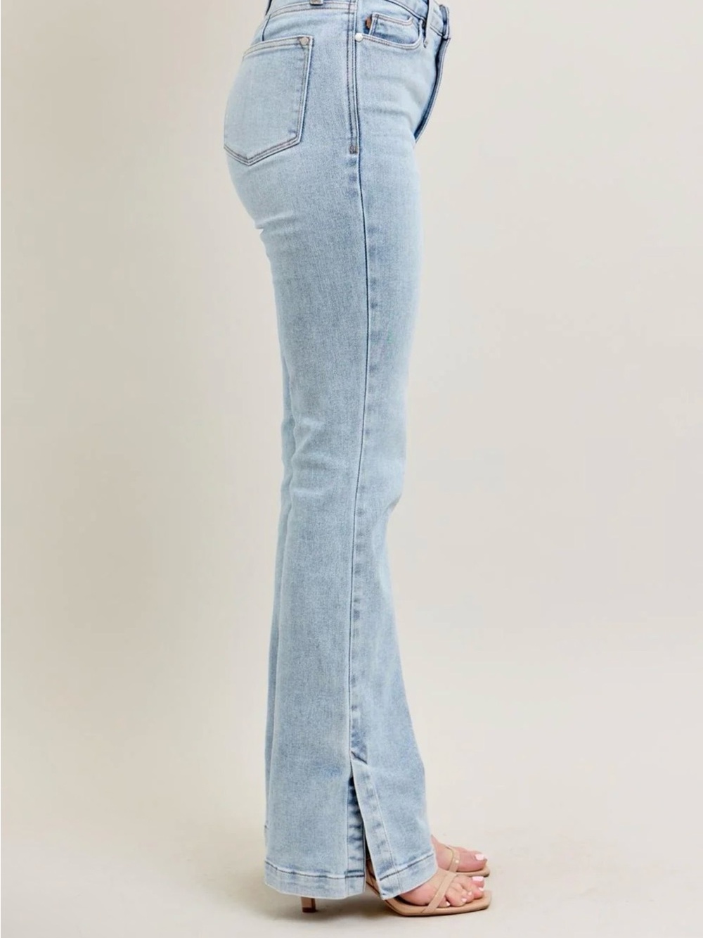 Judy Blue High-Rise Medium Wash Jeans - Light Blue, Size 15/32 - Picture 3 of 12